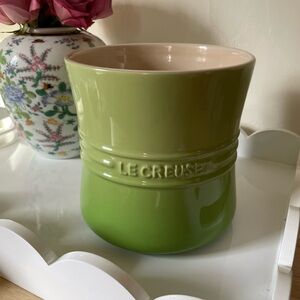 NEW Le Creuset utensil crock in palm green